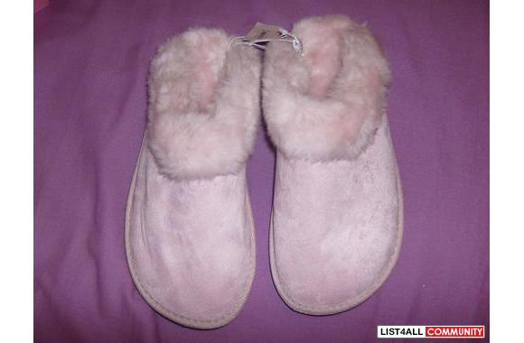 BNWT Pink Warm Furry Indoor Slippers from La Senza