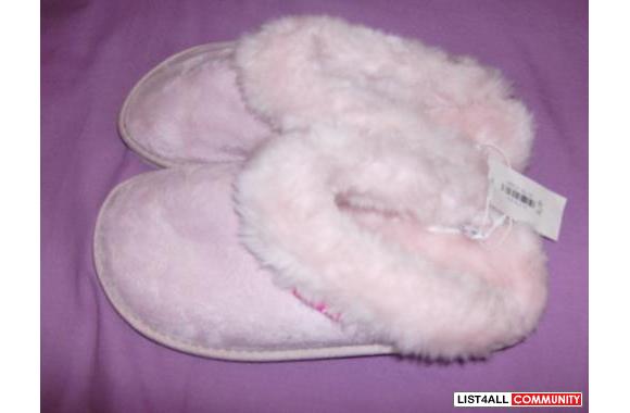 BNWT Pink Warm Furry Indoor Slippers from La Senza