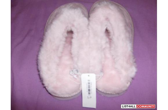 BNWT Pink Warm Furry Indoor Slippers from La Senza