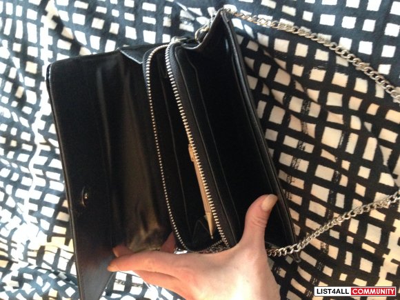 LOUIS VUITTON CLUTCH BLACK WITH CHAIN - NEW!