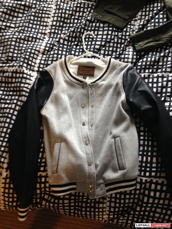 BASEBALL JACKET WITH LEATHER SLEEVES SIZE SMALL NEW