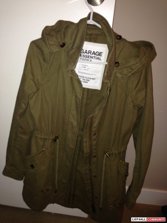 GARAGE ARMY GREEN PARKA XS - NEW