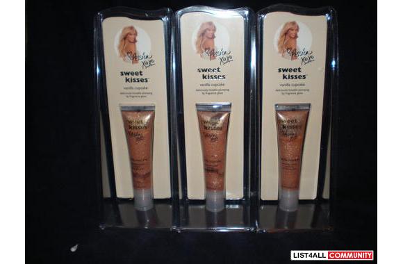 JESSICA SIMPSON CREME BRULLE AND VANILLA CUPCAKE P