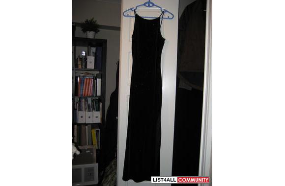 Black velvet dress - Size Small or Medium
