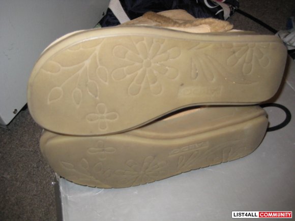 aldo boots size 8 similar like ugg lotofgoodies List4All