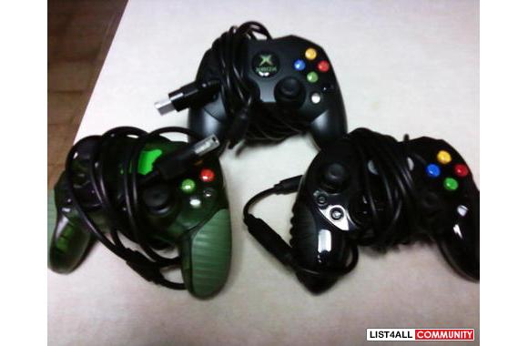 xbox + 3 controllers + memory stick + games