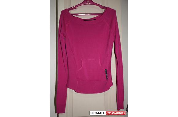 Oakley magenta long sleeve top / boatneck / size xs/small