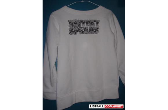 britney spears long sleeve (comes with a &nbsp;scarf)