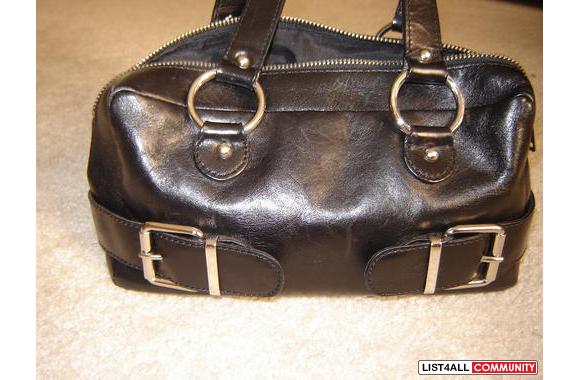Item: BANANA REPUBLIC handbag.Color: black.Size: a