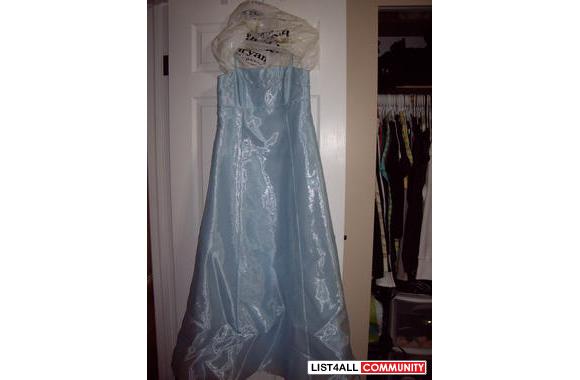 GRAD gown - Size 11 - Light Blue  &nbsp;with 2 fre