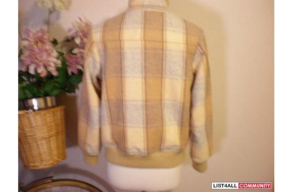 Vintage wool bomber jacketCould be unisexSize medMint condition!