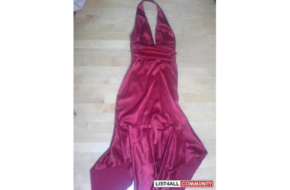 RED PROM DRESSSIZE 3/4PURCHASED FROM LA PETITE DOW