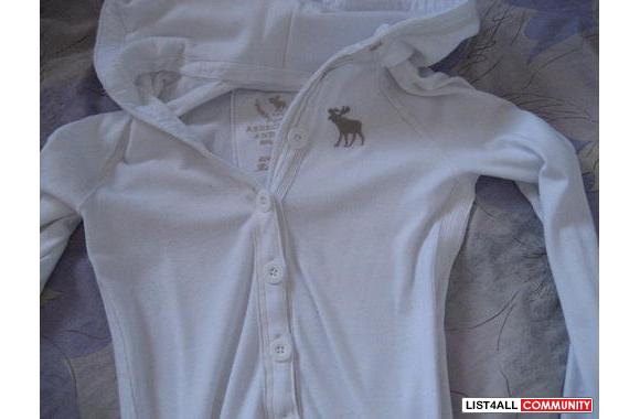 ABERCROMBIE & FITCH WHITE SWEATERNWOTWorn in t