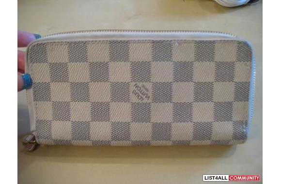 Coach bag: cream&nbsp;colouredusedreplica$20