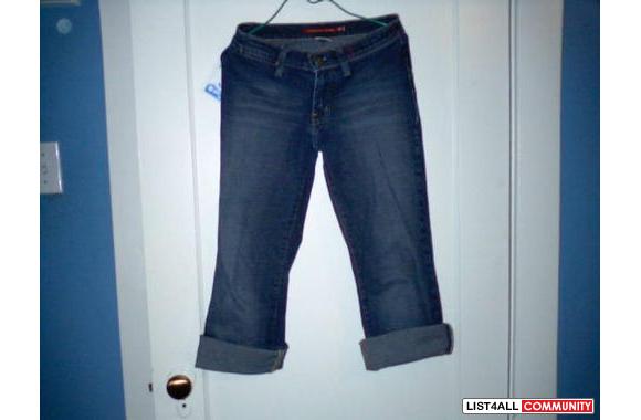 GUESS  Denim Capris Very cute capris, but sadly to