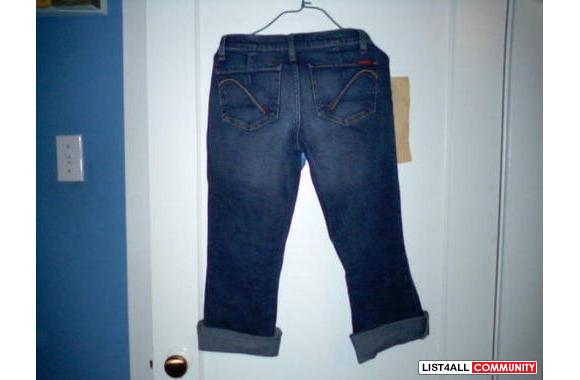 GUESS  Denim Capris Very cute capris, but sadly to