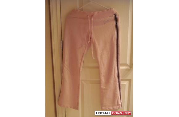 GUESS  pink zipupBeautiful Guess zipup in light pi