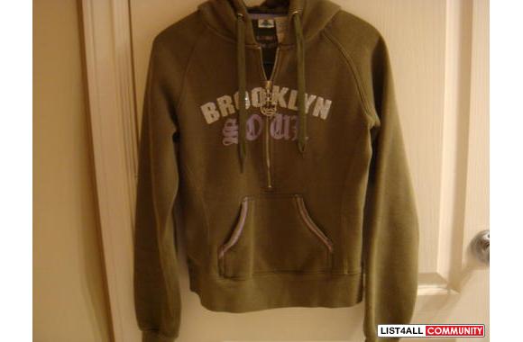 TRIPLE FIVE SOUL  Green HoodieCheck out this super