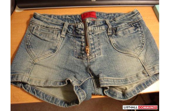 SHANK  Booty ShortsA pair of super sexy (and scand