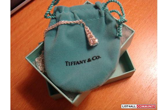 Tiffany&Co  Faux  Pendant Necklace Very glamor