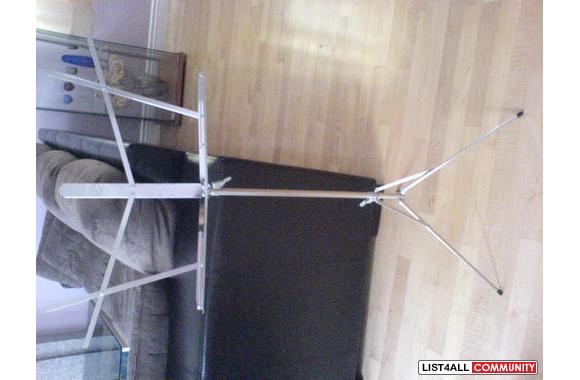 Hamilton metal standin brand new conditionvery sta