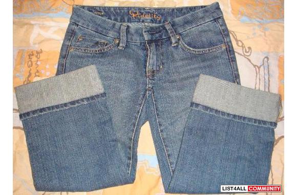 100% Authentic FIDELITY Cropped Jeans Size 25!!