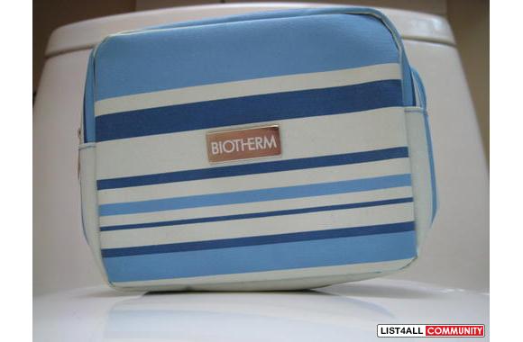 Biotherm Toiletry Bag with Manicure SetCash and Lo