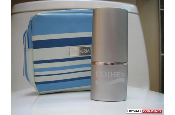 Biotherm Toiletry Bag with Manicure SetCash and Lo