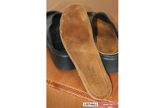 Naot Rome Black Sandals - removeable footbed