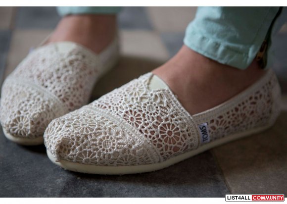 TOMS 'Classic' Crochet Slip-On Flats in 