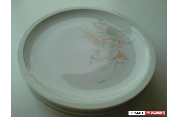 'Royal Porcelain, Kingdom of Thailand' dinner plat
