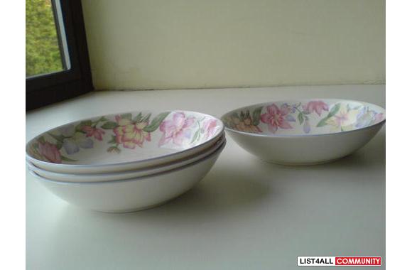 '1991 Royal Doulton' plates, 4pcs, 6.75in(17cm)can