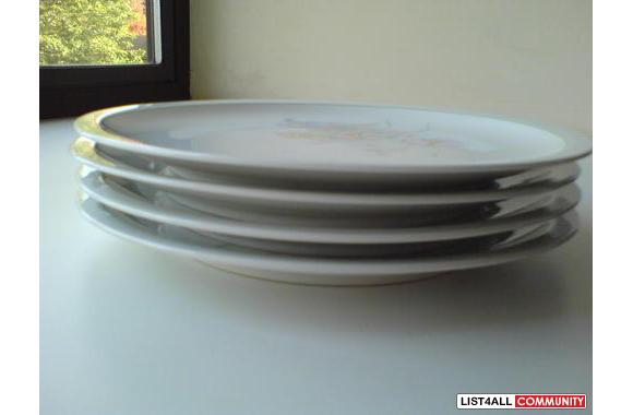 'Royal Porcelain, Kingdom of Thailand' dinner plates, 4pcs, 10