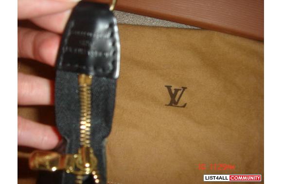 100% Authentic   Louis Vuitton  Epi Leather Access