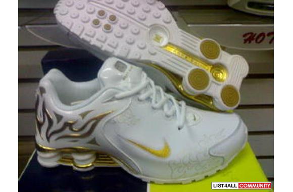 Shoes-bags-clothes.com  specialize in  brand shoes