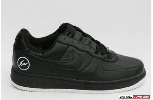 Shoes-bags-clothes.com  specialize in  brand shoes