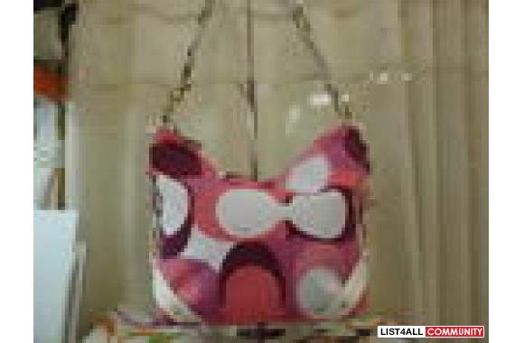we offer new coach bags. good quality, come with o