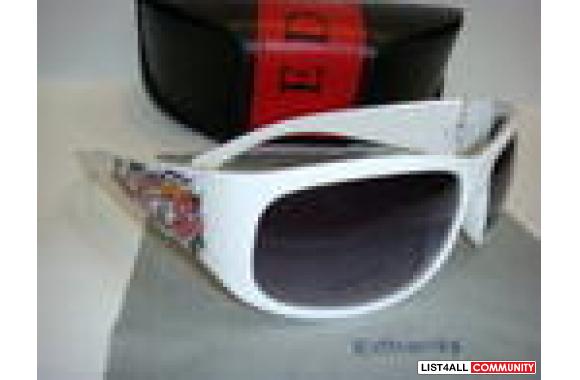 Shoes-bags-clothes , specialize in  brand shoes , 