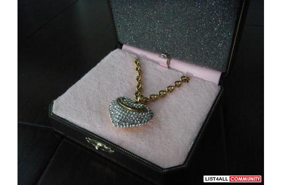 JUICY COUTURE: long (a little over your navel) gold chain heart neckla