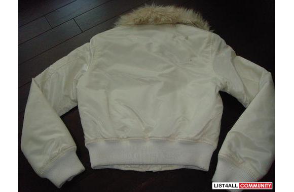 GUESS: Guess puffy Jacket w/ removable fur