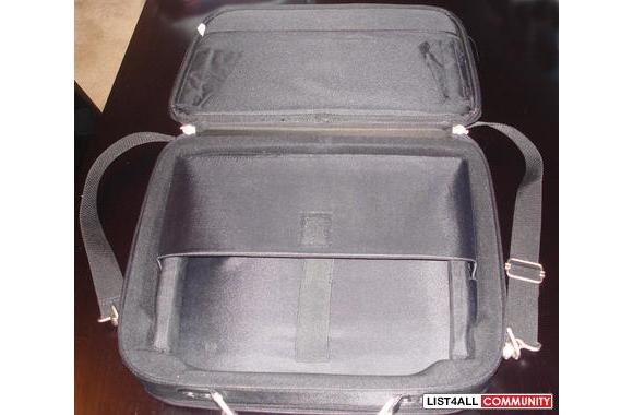 DELL LAPTOP CARRYING CASE IN MINT CONDITION!Tons o