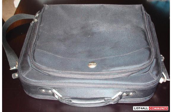 DELL LAPTOP CARRYING CASE IN MINT CONDITION!Tons o