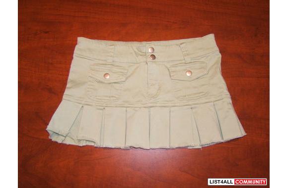Green  Mystic  skirt from BB Blue. Size medium (fi
