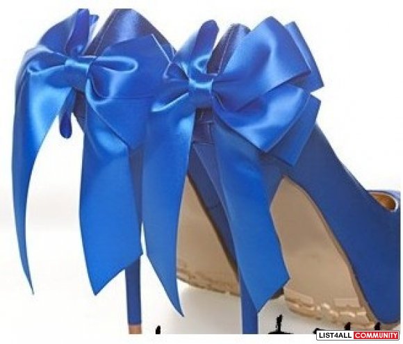 blue pumps with bow