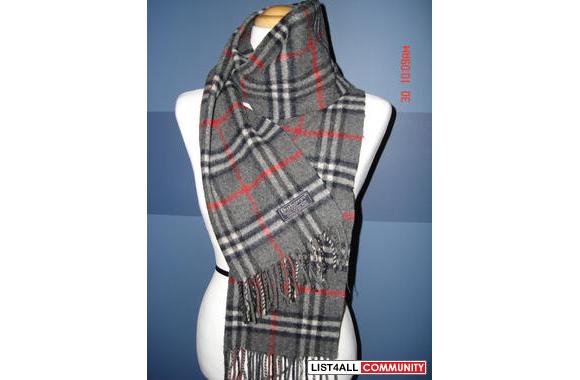 Burberry Grey wool scarf used but has no stains or