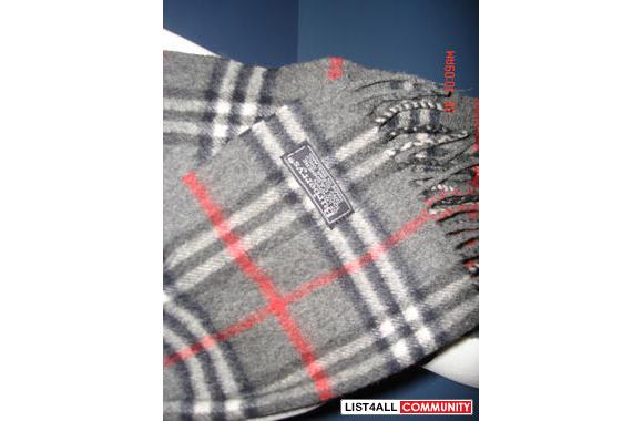 Burberry Grey wool scarf used but has no stains or