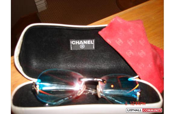 Authentic Chanel Sunglasses gently used, comes wit