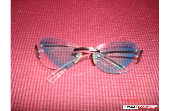 Authentic Chanel Sunglasses gently used, comes wit