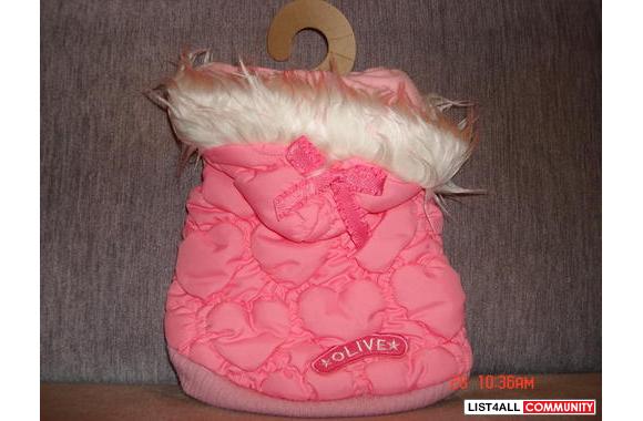 Selling Brand New Pink Heart padded reversable coa