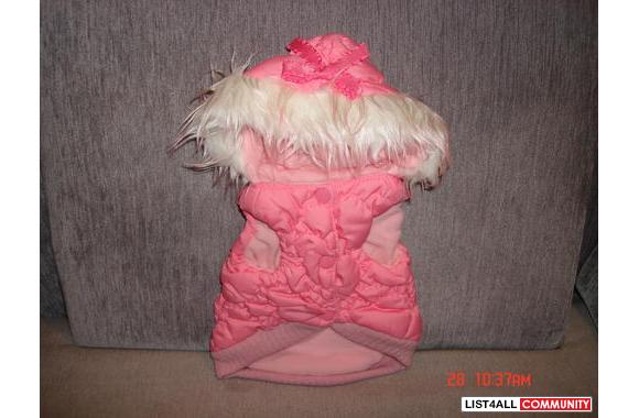 Selling Brand New Pink Heart padded reversable coa